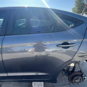 باب جهة السائق خلف هونداي إلينترا 2018