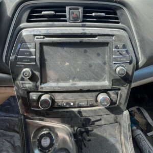 ريش مكيف وسط يسار نيسان مكسيما 2017