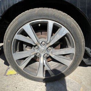 جنوط أمام يسار نيسان مكسيما 2017