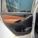 باب جهة السائق خلف تويوتا إنوفا 2019