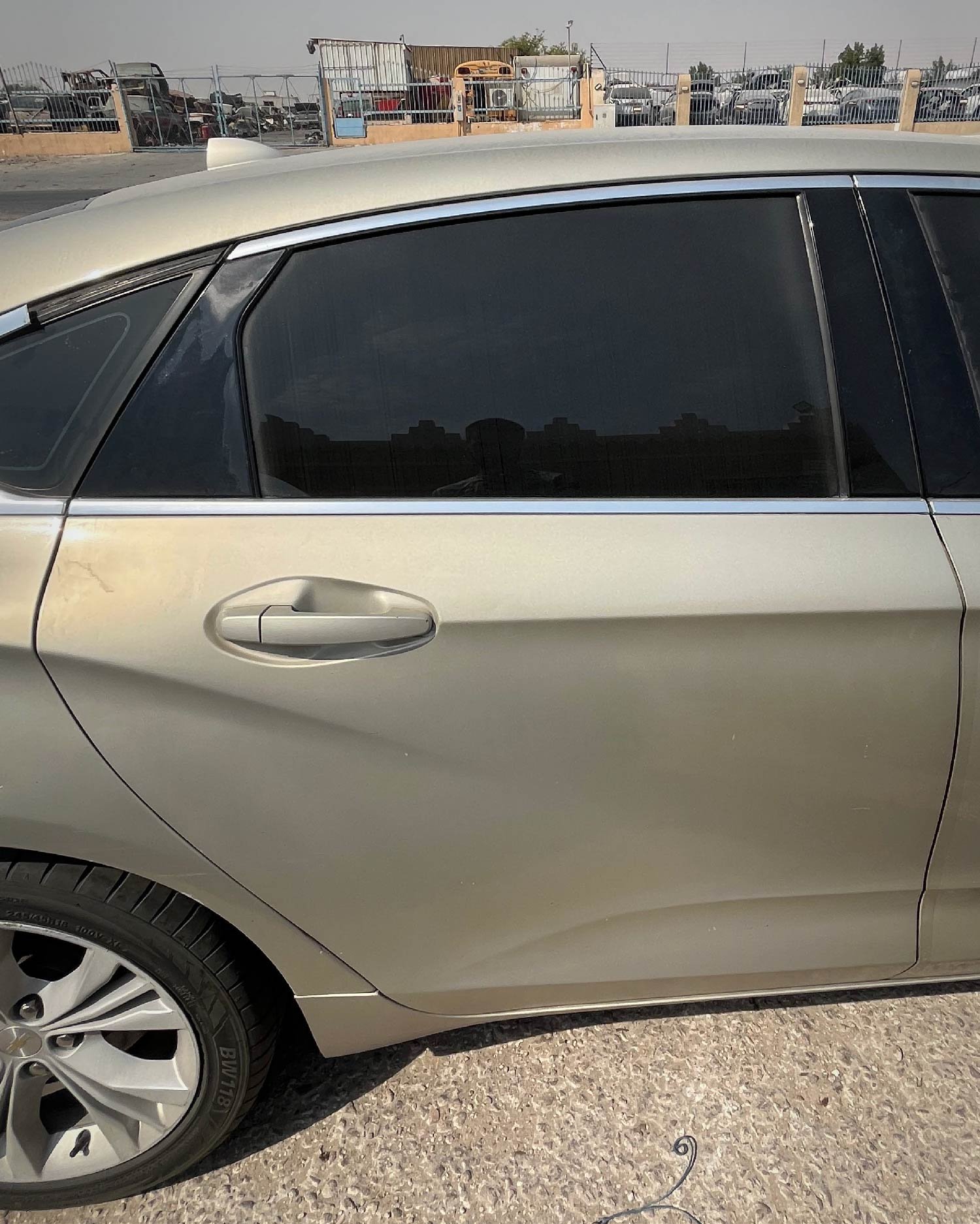 باب خلفي (يمين)