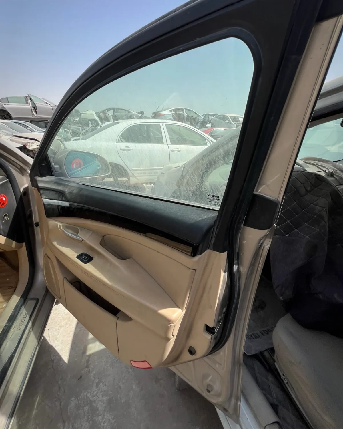 باب أمامي (يمين)