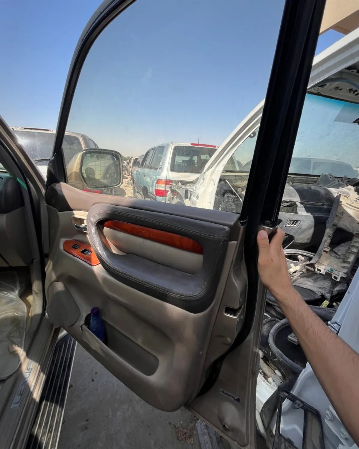 باب أمامي (يمين)