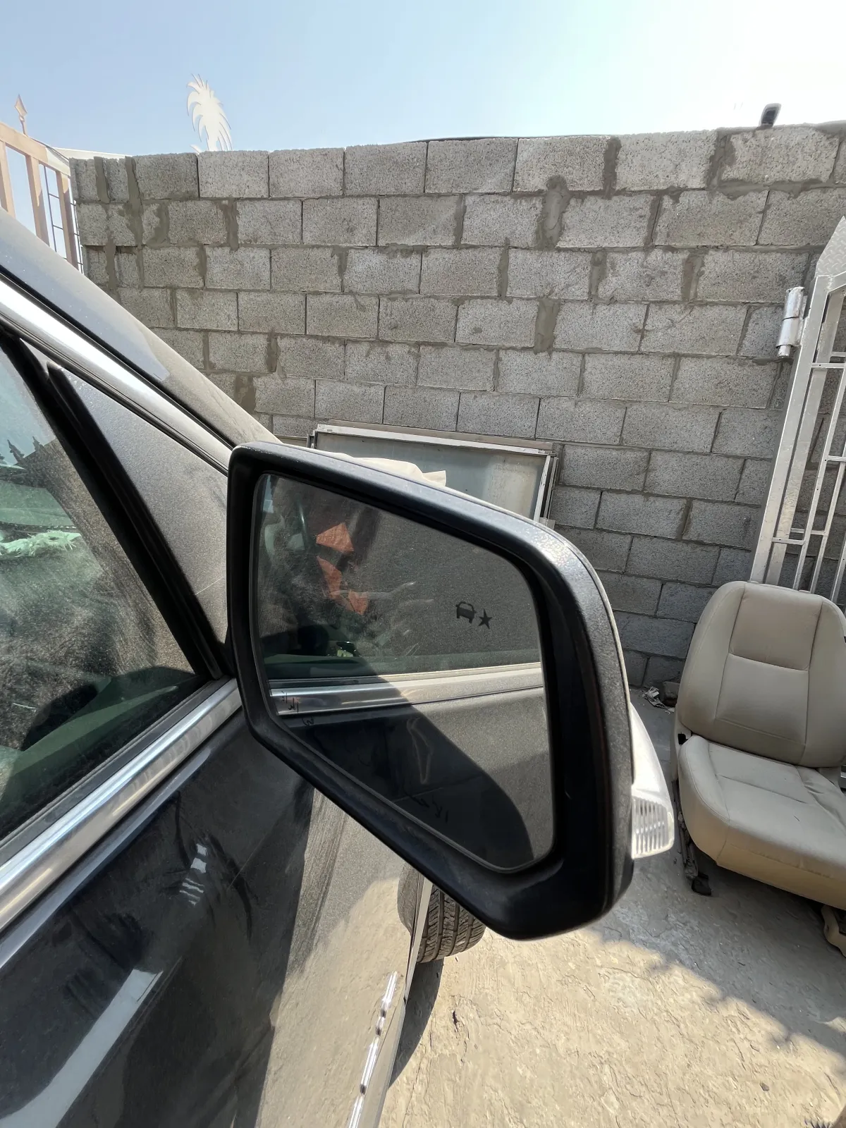 مراية جانبية (يمين)