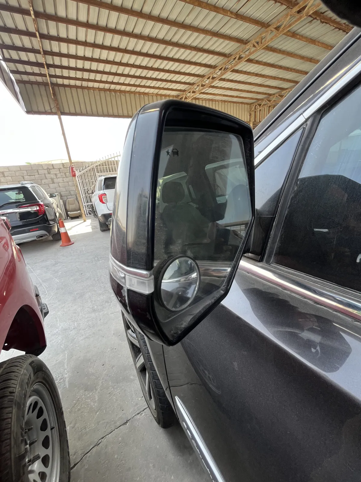 مراية جانبية (يسار)