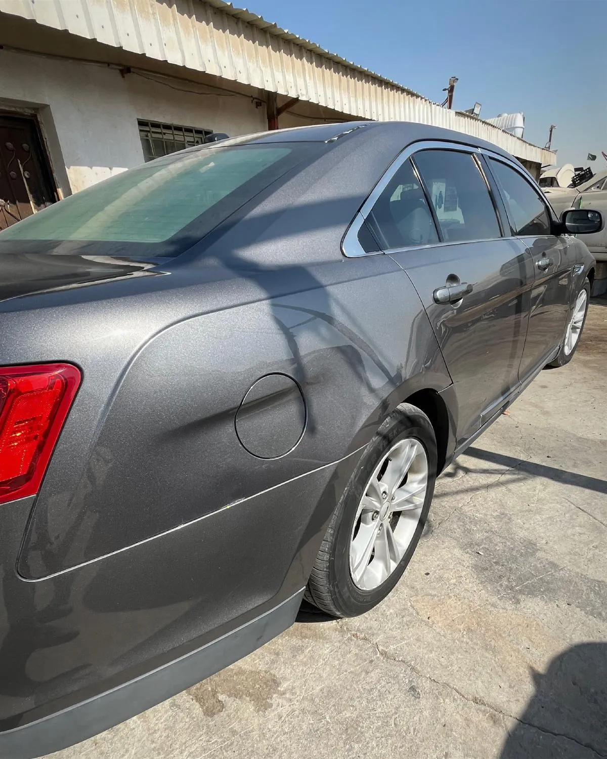 فلنجة أمامية (يسار)