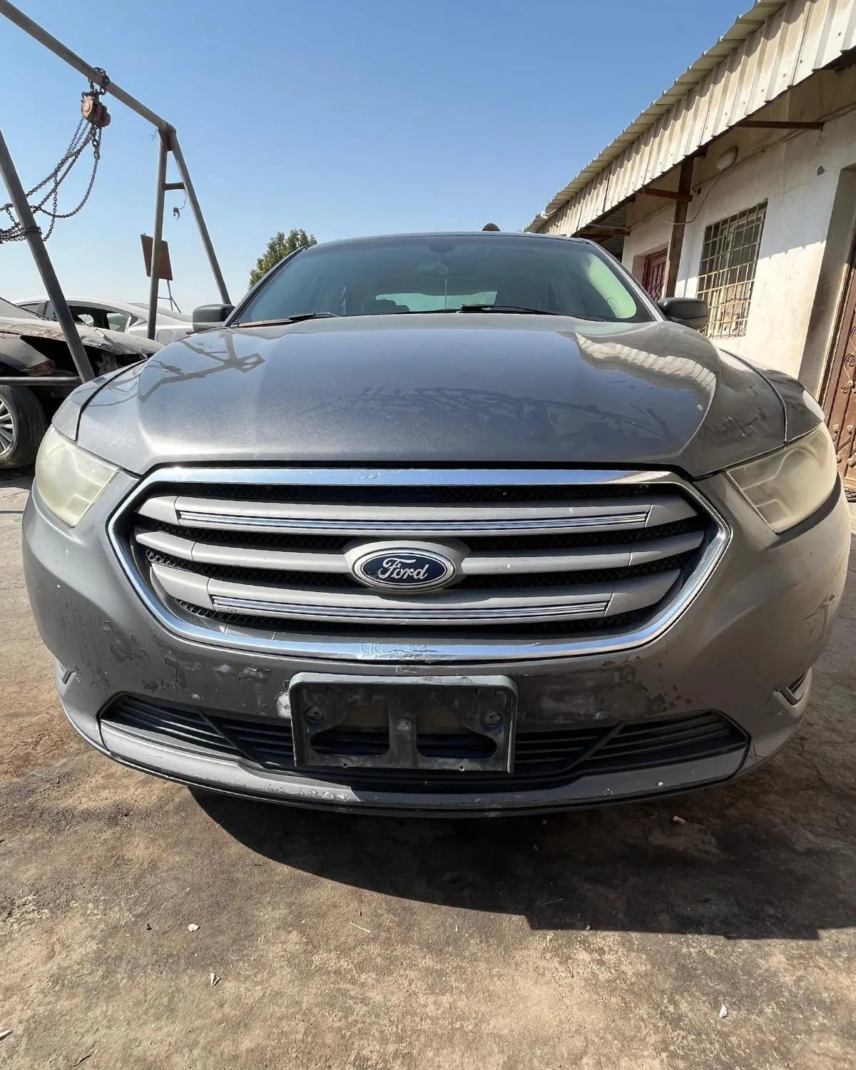 فلنجة أمامية (يسار)