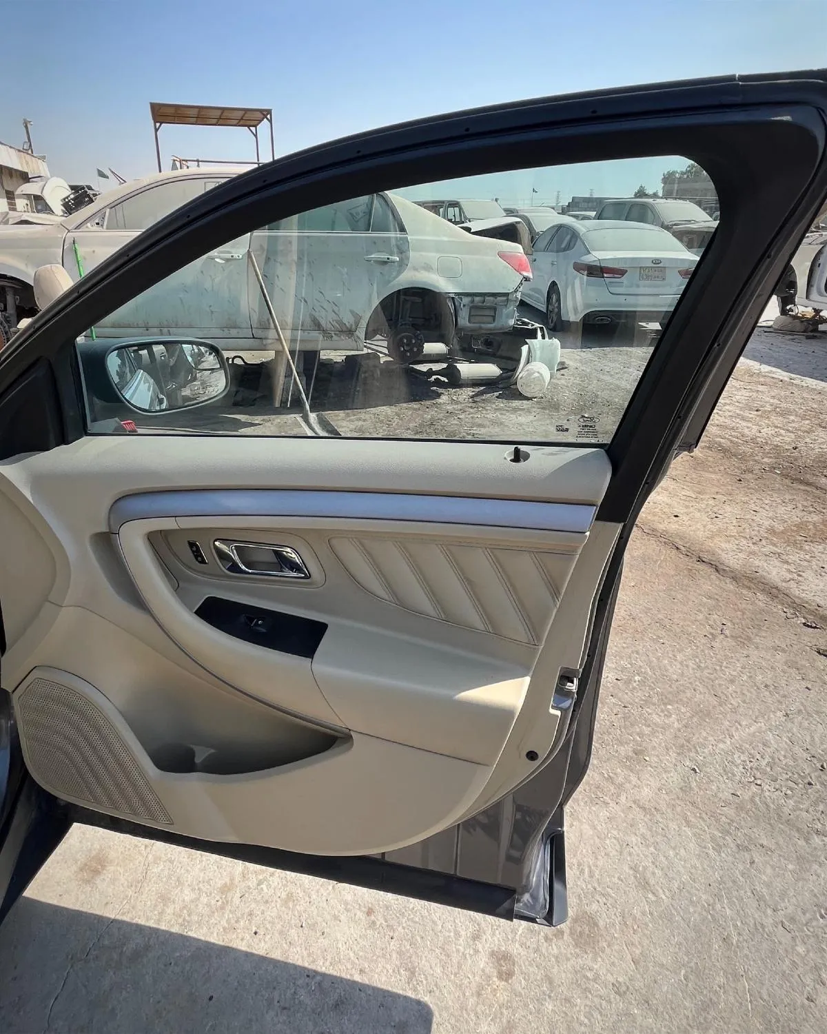 ديكور باب أمامي (جهة الراكب)