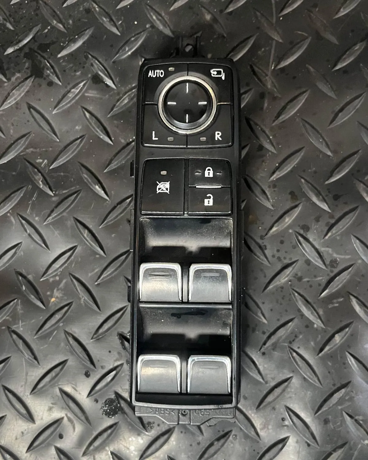 مجموعة أزرار زجاج