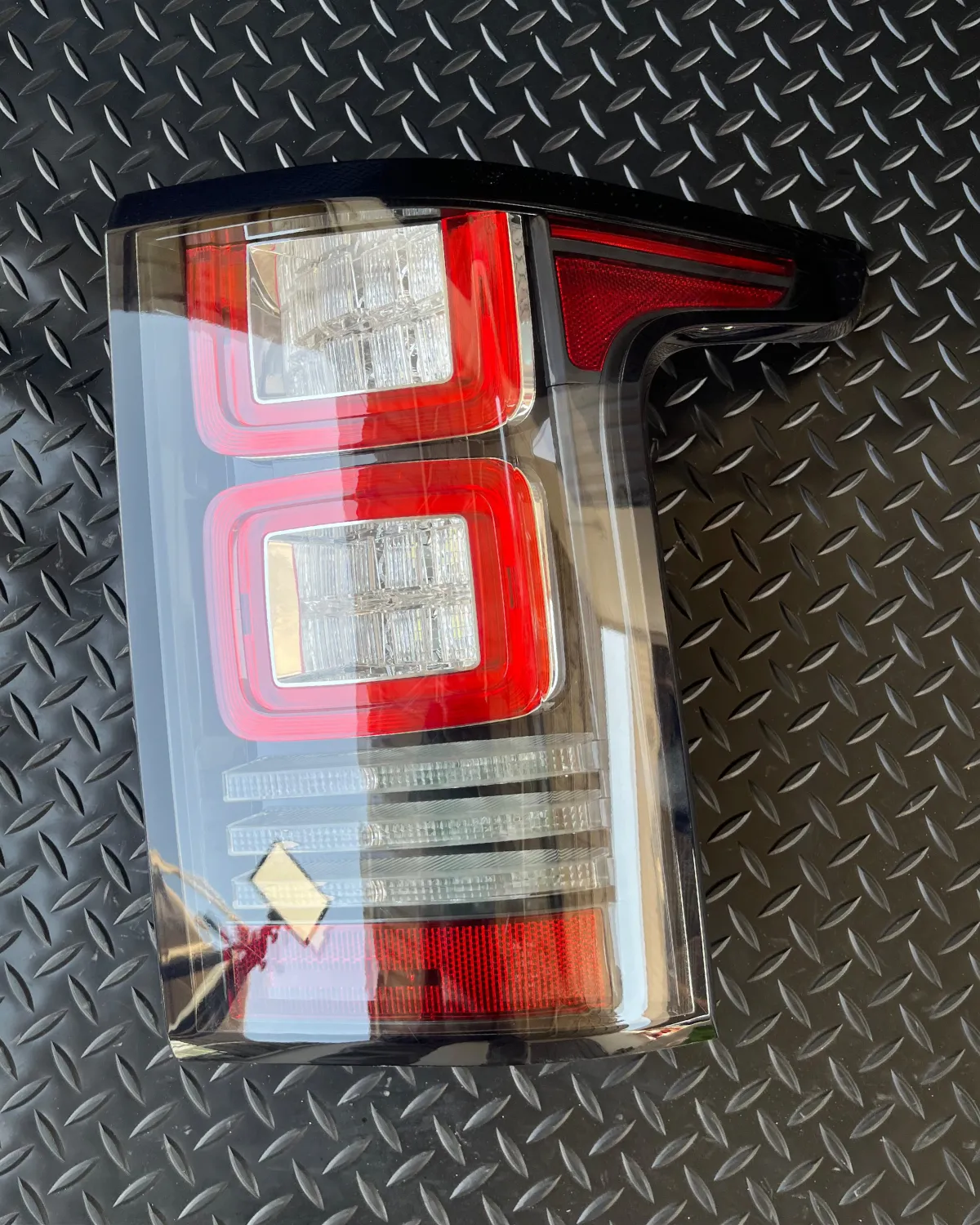 إصطب خلفي يمين