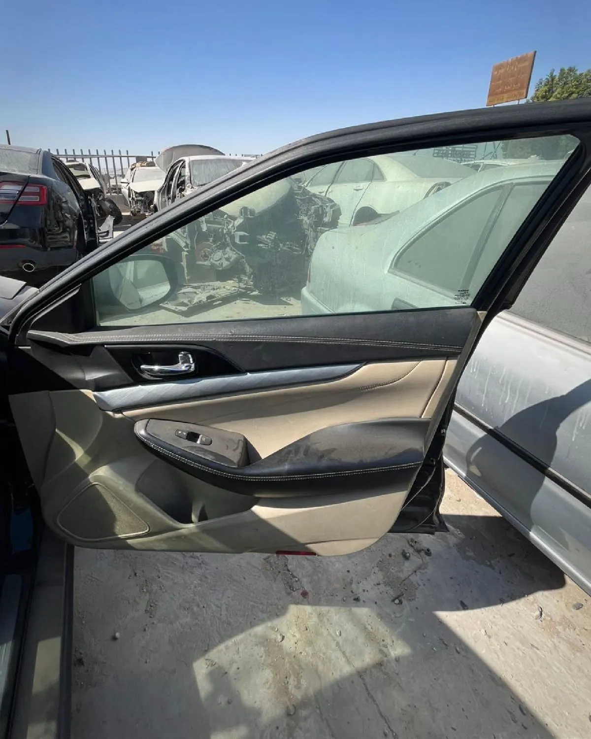 باب أمامي (يمين)