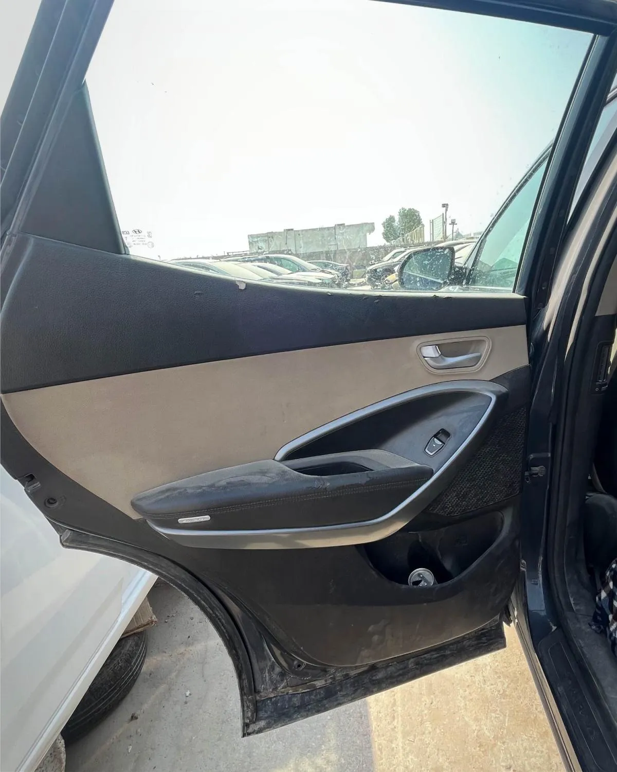 باب خلفي (يسار)